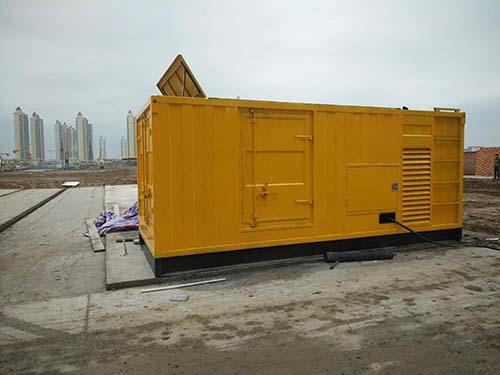 赣县合同中关于乙方责任导致工期延误的赔偿标准应该如何制定？